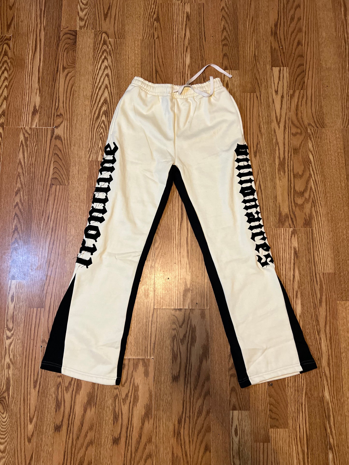 IVORY F-9 FLARE STACKED SWEATPANTS